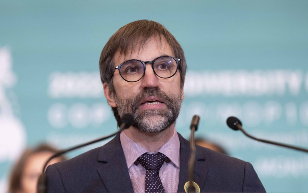 Oilsands execs say they can’t invest in decarbonization any faster, despite profits